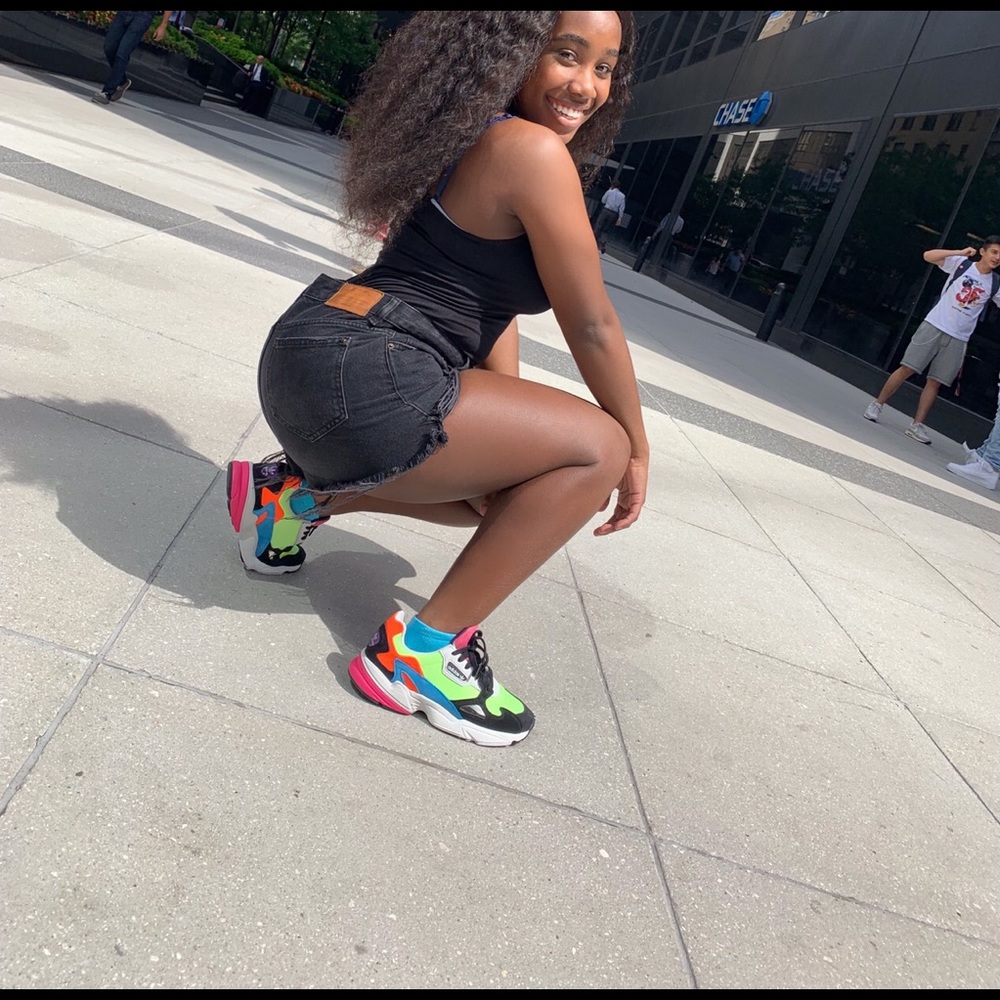 Meet your Posher, Davinia